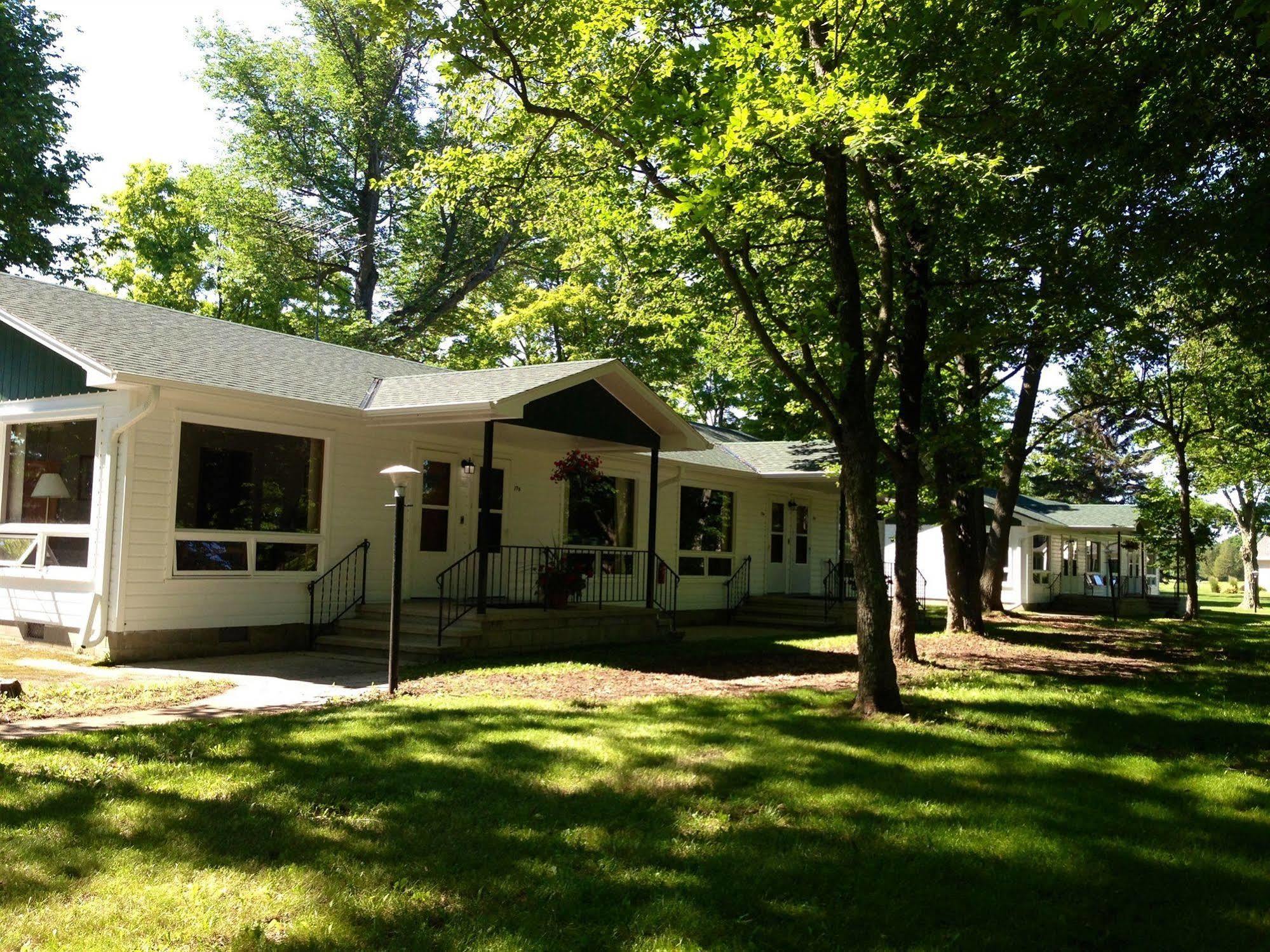 Maxwelton Braes Lodge & Golf Course Baileys Harbor Exterior photo