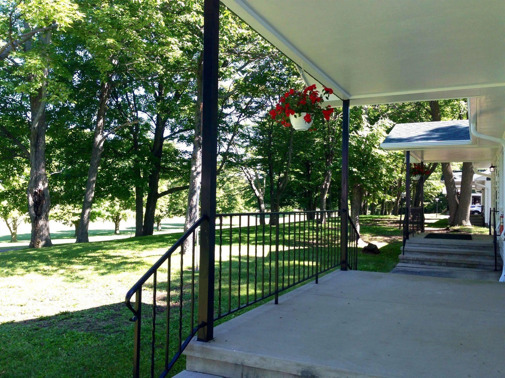 Maxwelton Braes Lodge & Golf Course Baileys Harbor Exterior photo